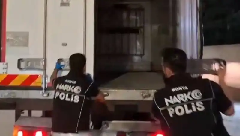 Konya'da Dev Uyuşturucu Operasyonu: Dört Şüpheli Suçüstü Yakalandı