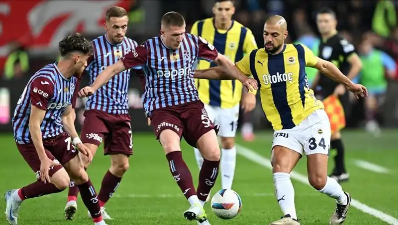 Fenerbahçe ve Trabzonspor Kadıköy'de Süper Lig Derbisinde Karşılaşıyor!