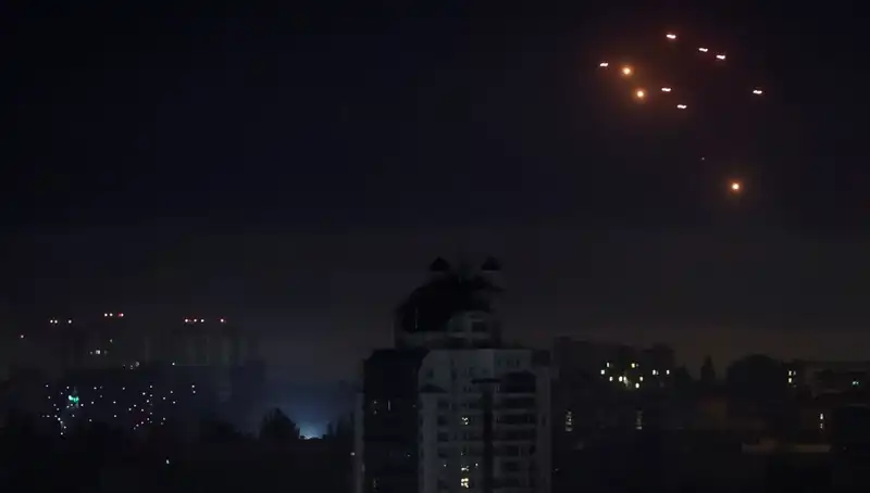 Rusya'nın Kiev'e Hava Saldırısı ve Sumi'de Tahliye Süreci: Yeni Gelişmeler
