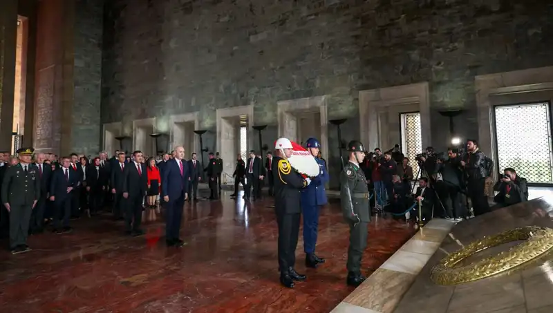 Anıtkabir'de Duygu Dolu Anlar: Devlet Erkanı Bir Araya Geldi