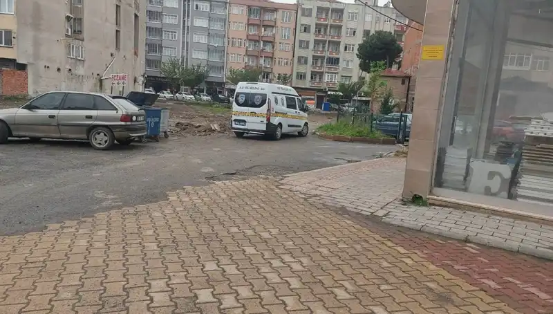 Dördüncü Kattan Düşen Kadının Hayatı Tehlikede: Olayın Ayrıntıları!