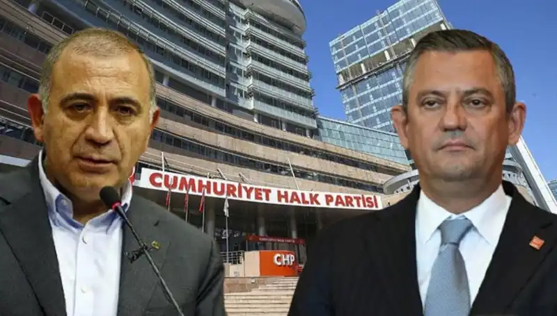CHP Kuruluş Töreninde Merakla Beklenen An: Tekin, Özgür Özel’i Karşılayacak