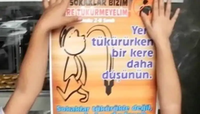Yere Tükürdüğü İçin Ceza Alan Genç, Sosyal Medyada Gündem Oldu