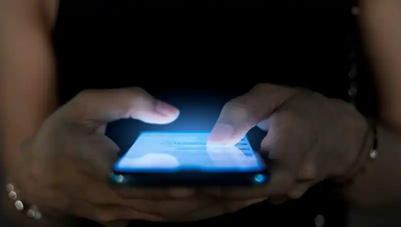 Narsisizmin Gizli Belirtisi: Telefon Alışkanlıkları Üzerine Şok Edici Tespit