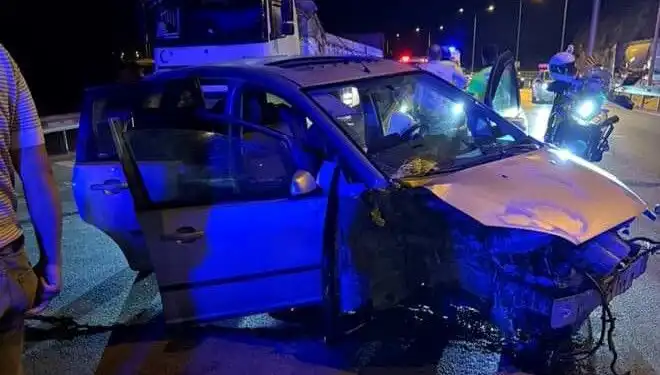 Otomobil Bariyere Çarpınca Can Aldı: 1 Ölü, 3 Yaralı