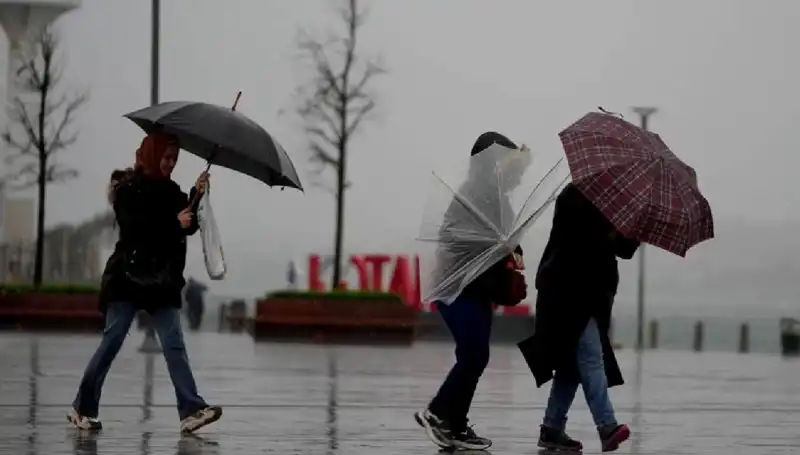 Türkiye’nin İki Bölgesinde Kuvvetli Sağanak Uyarısı: Hazırlıklı Olun!