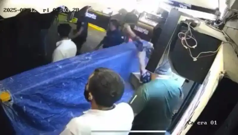 Ortaköy'de Göz Dolduran Olay: Tekme Tokat Kavga Yüzleri Şaşırtı