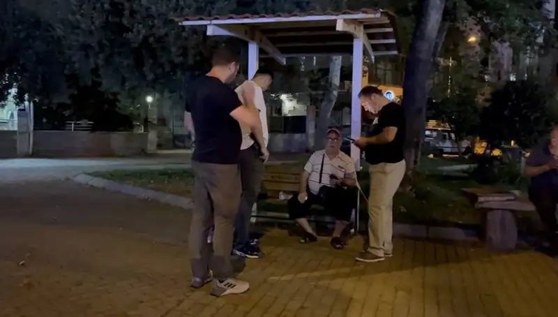 Kısmı Görme Kaybı Olan Adamın Telefonu Hırsızlar Tarafından Çalındı