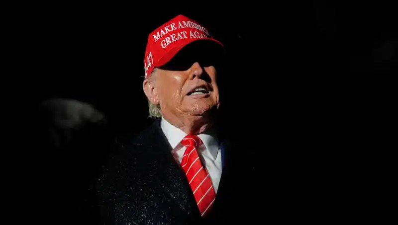 Yüksek Mahkeme Trump’a Göçmen Statüsünü İptal Yetkisi Verdi