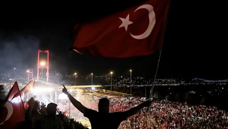 15 Temmuz'un Anısına "En Uzun Gece": Külliye'de Tarihi Temsil