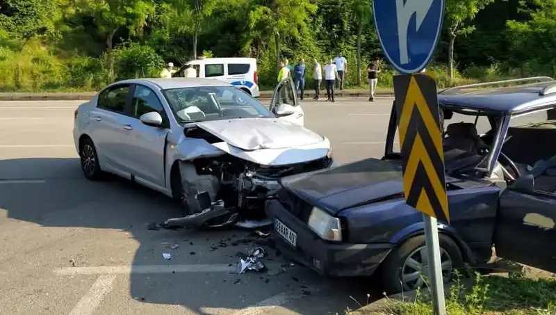 Görele'de Feci Kaza: Sürücü Araç Camından Fırladı, Hayatını Kaybetti