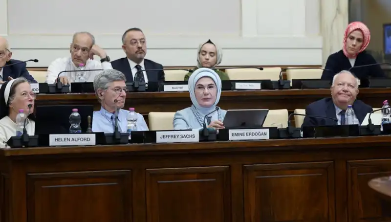 Emine Erdoğan’dan Vatikan’da "Dünya 5'ten Büyüktür" Vurgusu: Küresel Adalet Çağrısı