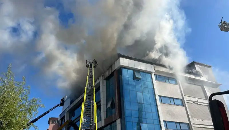Esenyurt’ta Tekstil Atölyesinde Korkutan Yangın: Olayın Detayları
