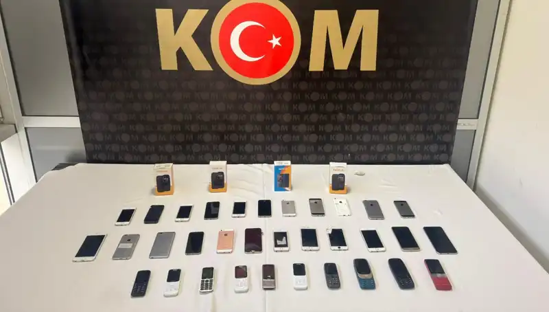 Gümrük Kaçağı 37 Cep Telefonu Ele Geçirildi: Büyük Operasyonun Detayları