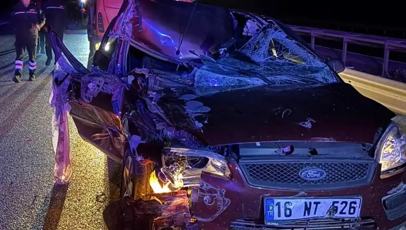 Afyonkarahisar'da TIR ile Otomobil Çarpıştı, 4 Kişi Yaralandı