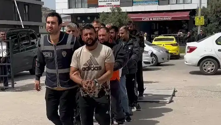Edirne'de Şok Baskın! Yedi Firari Suçlu Ele Geçirildi