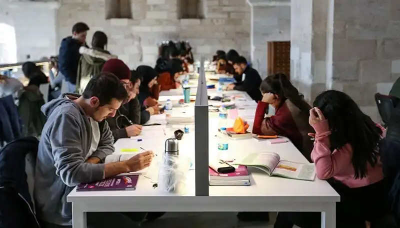 Üniversitelerin 2023-2024 Eğitim Yılı Başlangıç Tarihleri İle Öğrencileri Neler Bekliyor?