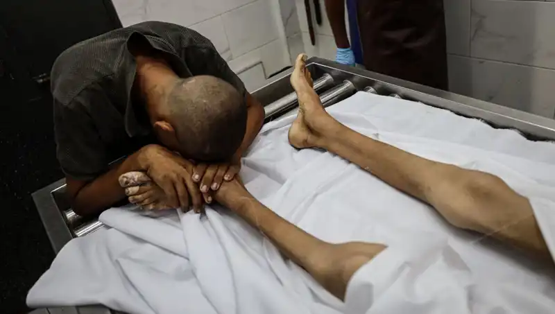 Gazze'de Açlık Sınırında Hayat Mücadelesi: Bir Çocuğun Trajik Hikayesi