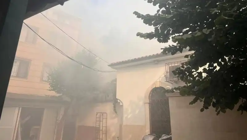 Fatih'te Tarihi Tahta Minare Hamamı'nda Yangın Paniği: İzleyenler Şaşkın!