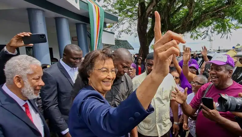 Surinam’da Tarih Yazıldı: İlk Kadın Devlet Başkanı Seçildi!
