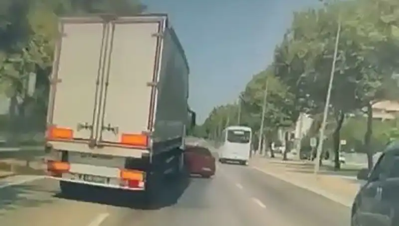 Bursa'da Dağlık Yolda Şok Edici Kör Nokta Kazası: Detaylar Ortaya Çıktı