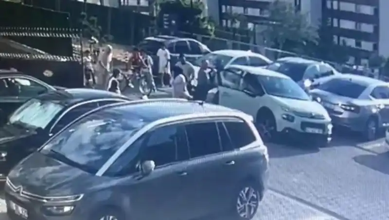 Eşini ve Yakınlarını Arabayla Ezdi: Korkunç Olayın Ardındaki Gerçekler