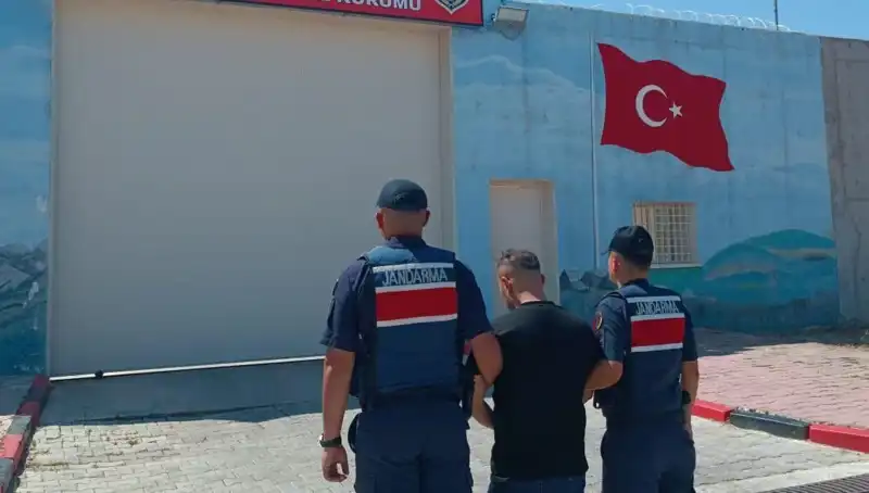 Afyon'da Suç Cennetine Darbe: 9 Aranan Kişi Yakalandı!