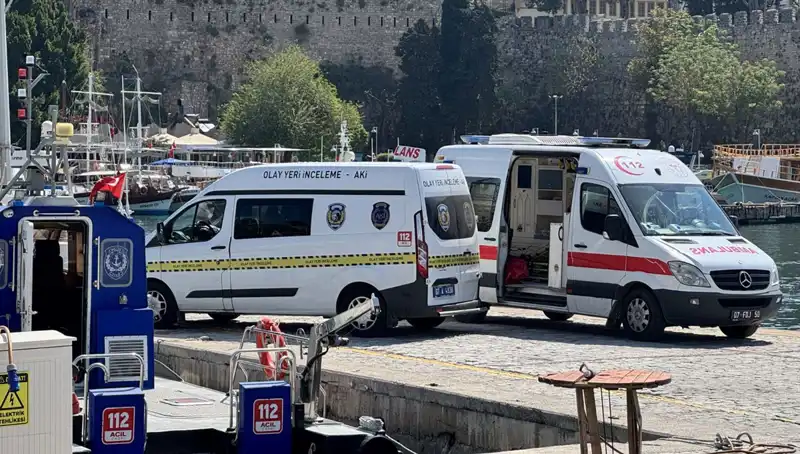 Antalya'da Denizde Bulunan Erkek Cesedi, Sırlarını Aralıyor