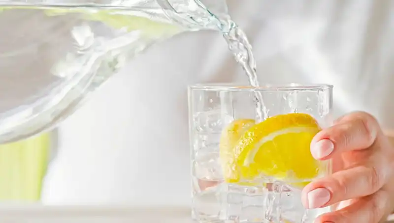 Limonlu Su Tüketiminin Bilinmeyen Faydaları: Doktor Açıklıyor