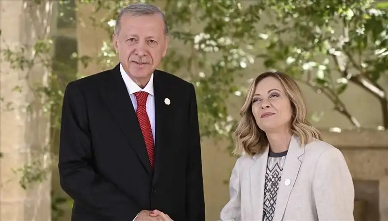 İstanbul'da Akdeniz Zirvesi: Erdoğan, İtalya ve Libya Başbakanları ile Toplanıyor