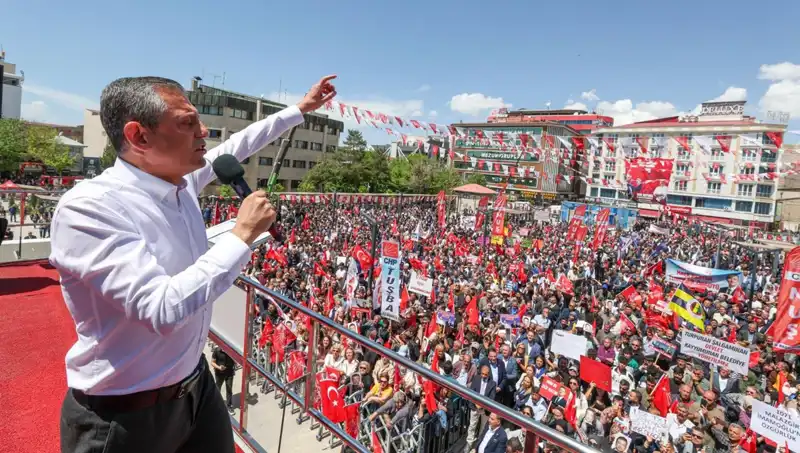 Özgür Özel: Terör Örgütünün Silah Bırakmasını Tüm Kalbimizle Destekliyoruz