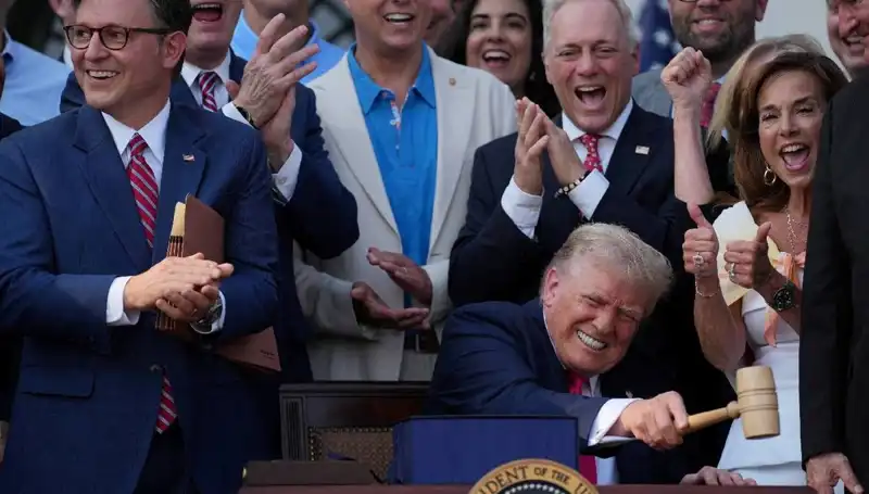 Trump’tan Tarihi Adım: "Büyük, Güzel Yasa Tasarısı" Onaylandı!