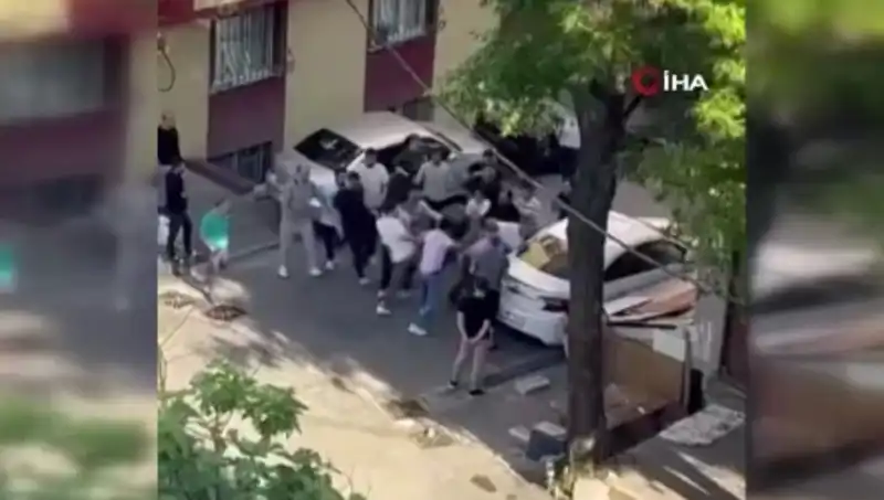 Madde Bağımlısı Kapıları Zorlayınca; Şehrin Sakinleri Jandarmayı Çağırdı