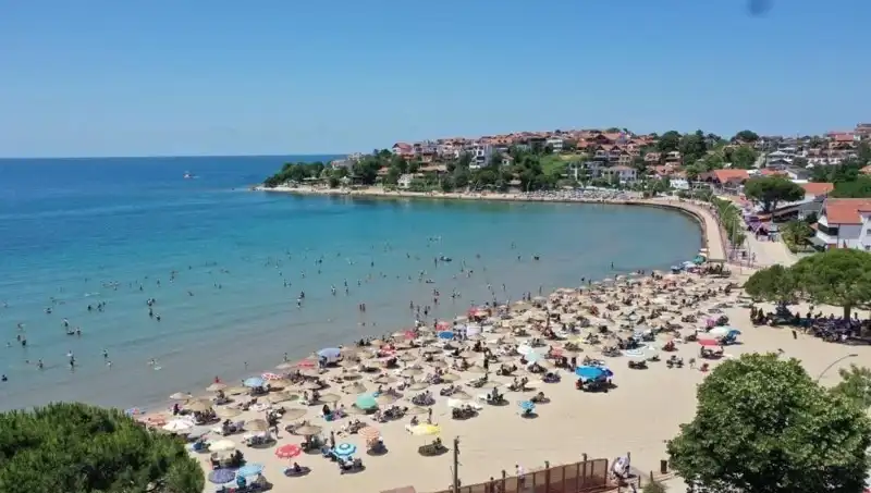 Türkiye'de Sıcak Havalarla Birlikte Denize Girme Yasakları Genişliyor